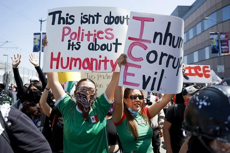 "Aquí estamos y no nos vamos”, el mensaje de resistencia de latinos en Los Ángeles a Trump