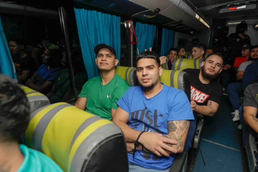 Venezuela confirma la liberación de los migrantes detenidos en cárcel de El Salvador