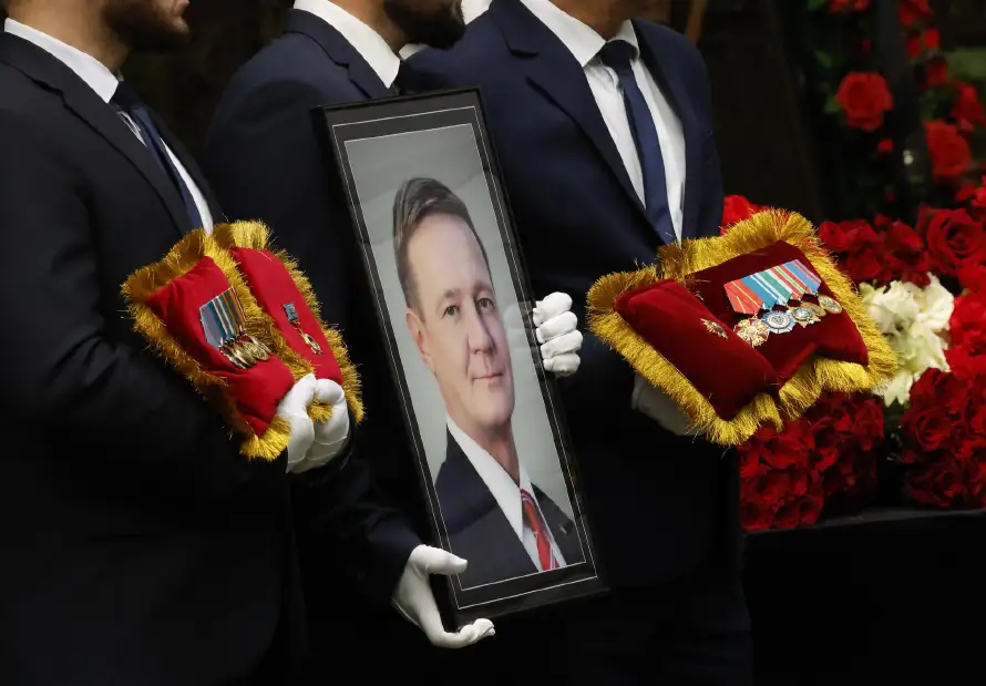 Román Starovoit, exministro de Transporte ruso, fue enterrado en San Petersburgo