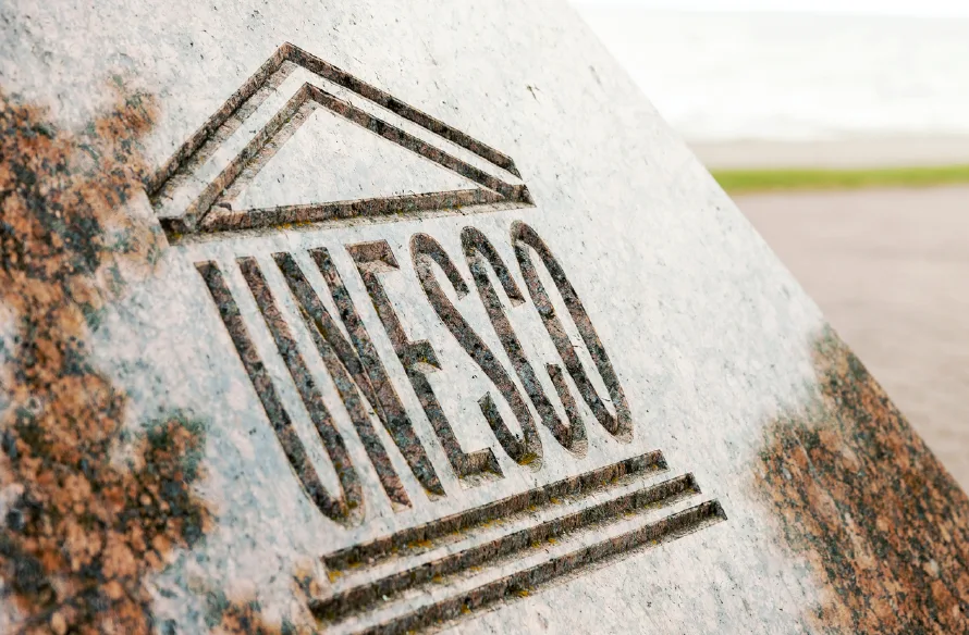 Pekín critica retirada de EE.UU. de la Unesco y cuestiona su papel como “país responsable”