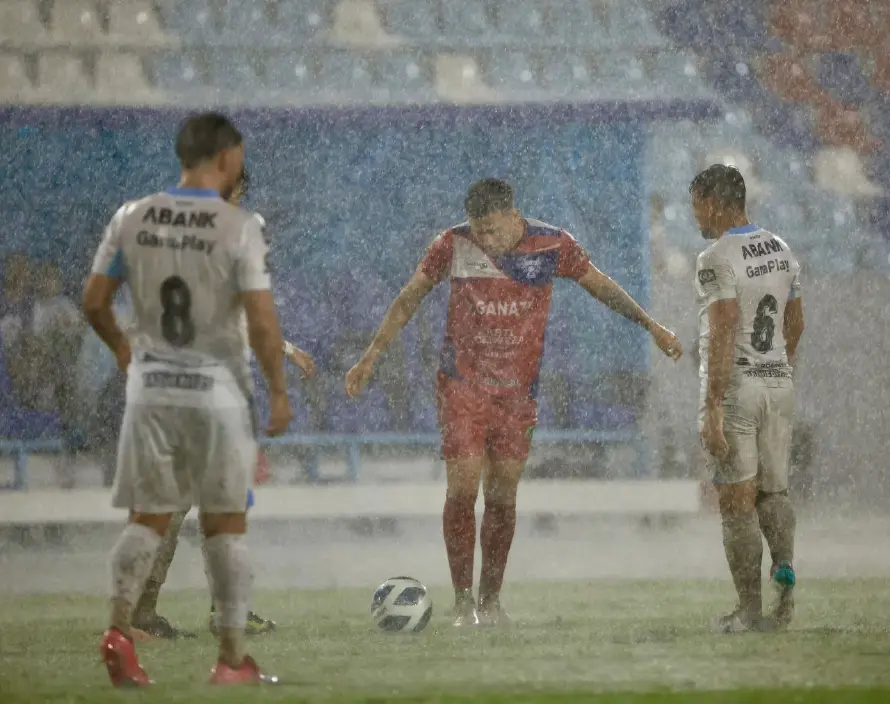 Suspenden el Alianza- Firpo por lluvias en el estadio Jorge “el Mágico” González