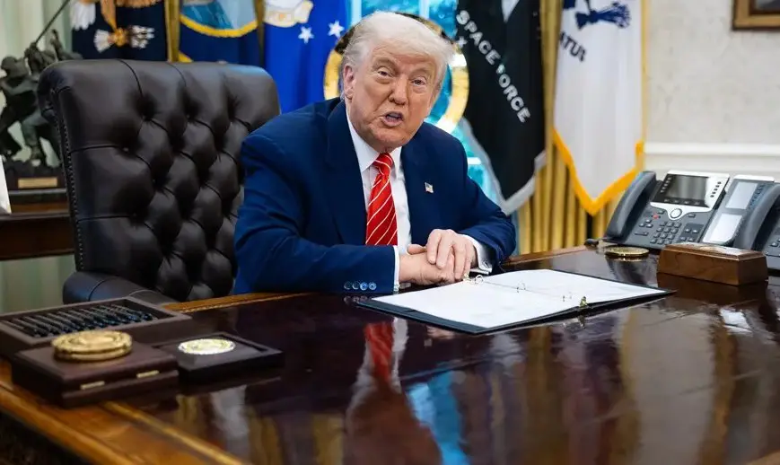 Trump celebra repunte del 3 % del PIB y renueva presión a la FED para que baje los tipos