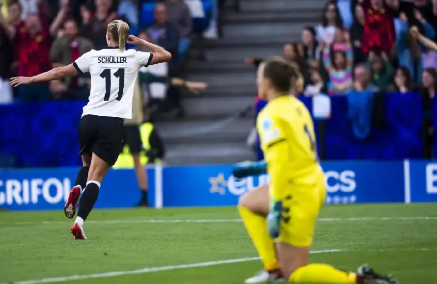 Alemania vence a Dinamarca y clasifica a cuartos con una remontada firme