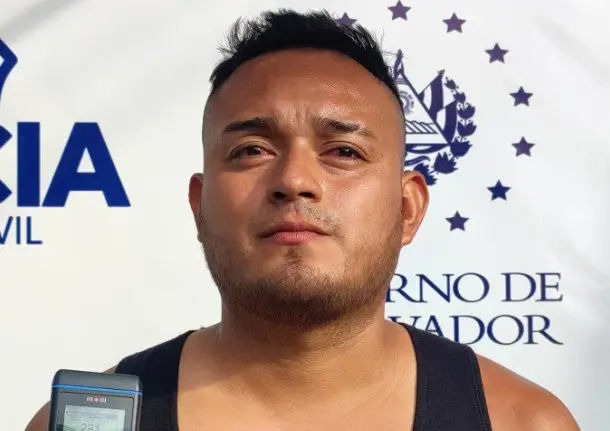 Arrestan a conductor con 281 grados de alcohol en Ilopango por chocar con otro vehículo