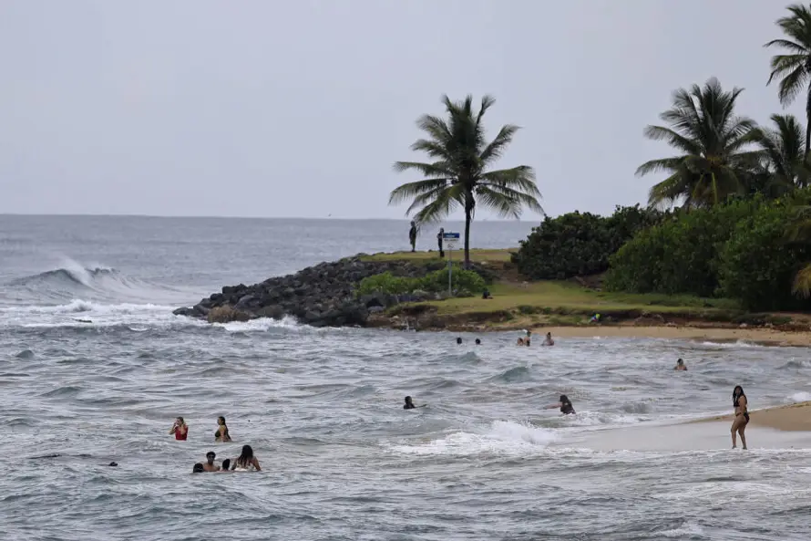 El huracán Erin crece y amenaza con marejadas y lluvias a Bahamas y Carolina del Norte