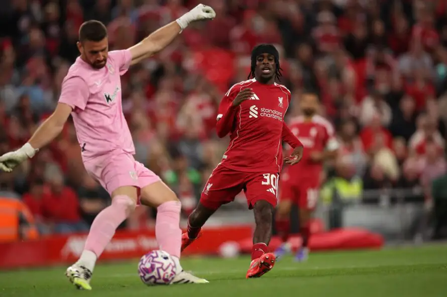 Liverpool confirma baja de Jeremie Frimpong por al menos cuatro semanas