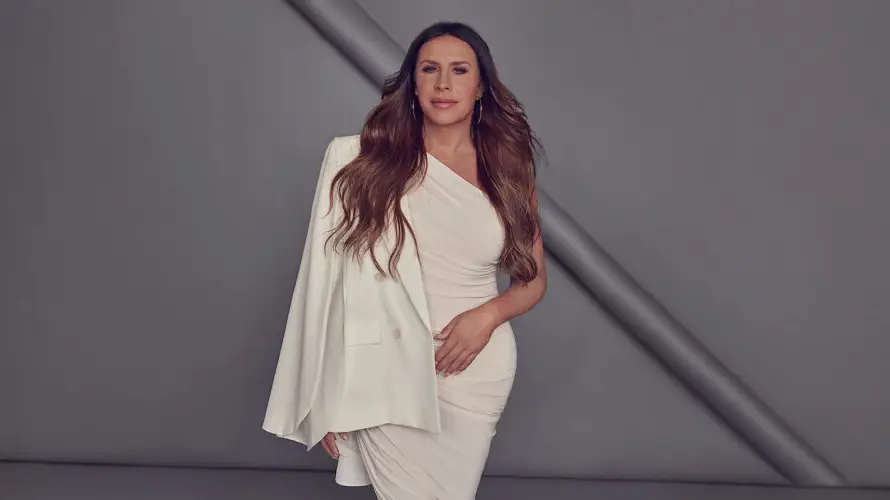 Karla Sofía Gascón, premiada en el marco de la Mostra como mejor actriz internacional
