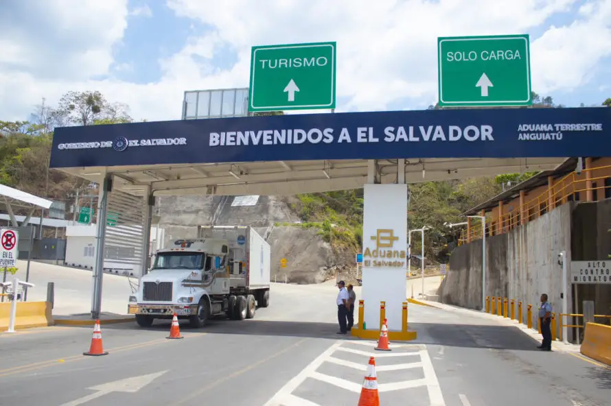 BCIE destaca logros en la modernización de las aduanas de El Salvador con cooperación de $750,000