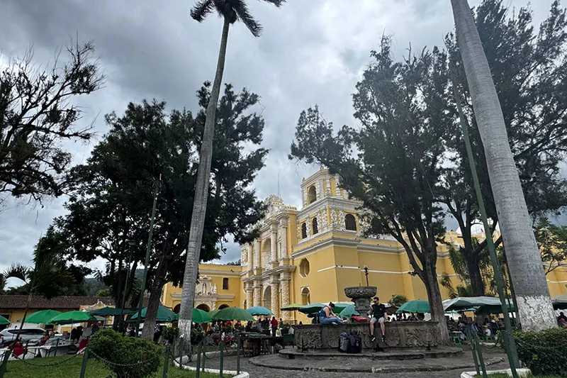 Estos son los lugares que más visitan los salvadoreños en Guatemala durante las fiestas agostinas