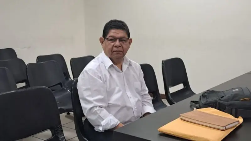 Tribunal revoca medidas y ordena detención de exministro Benito Lara