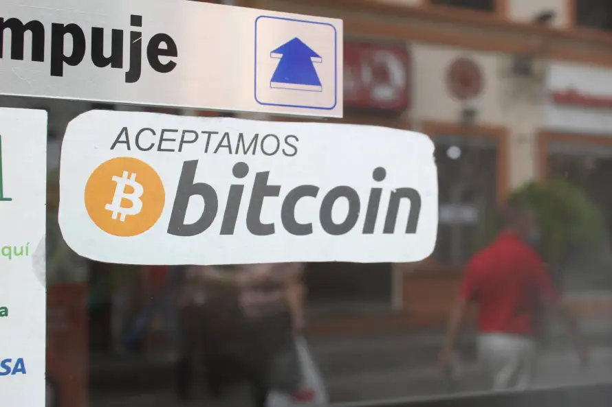 El Zonte eleva 30 % sus ventas turísticas con uso del bitcoin, según Mitur