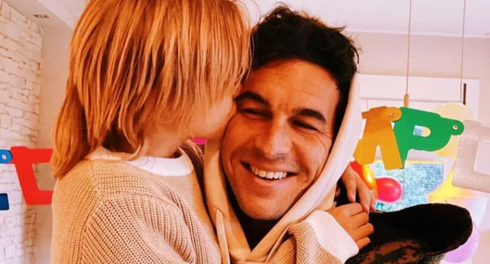 La mamá del actor Mario Casas le mandó su seguridad a fan salvadoreña por esta razón