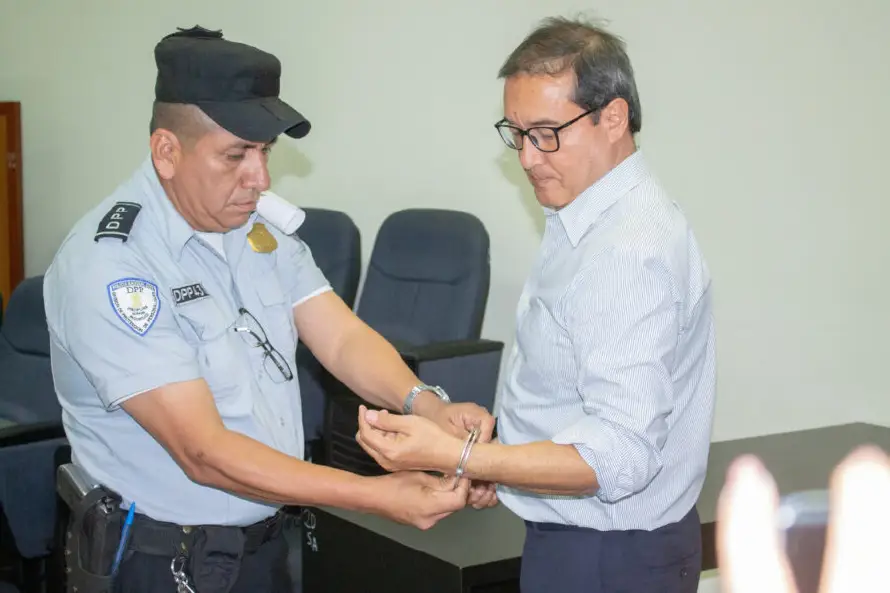 Juez concluyó que exfiscal Martínez permitió falsificar pruebas e ignoró delitos de corrupción cometidos en Fiscalía