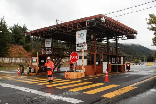 Chile al pendiente del rescate de 5 mineros que afrontan horas críticas