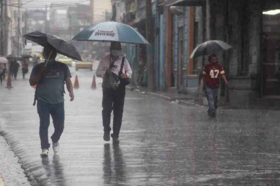 Chubascos y tormentas afectarán gran parte del país este viernes