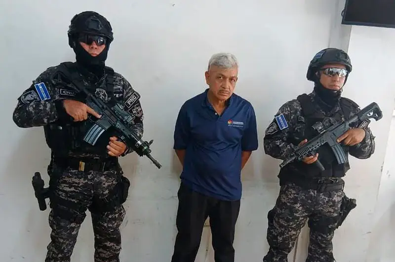 "No se tolerará ni el más mínimo delito: Bukele sobre arresto de hombre que hurtó celular a una adulta mayor