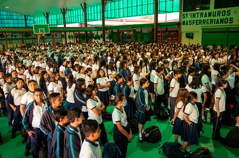 Ministra de Educación ordena implementar lunes cívicos desde el 1 de septiembre