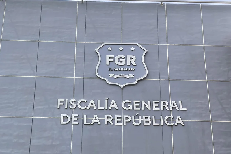 La Fiscalía desarticula red de falsificadores vinculada a licencias ilegales en el transporte pesado