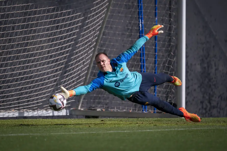 El FC Barcelona abre expediente y retira "temporalmente" la capitanía a Marc-André ter Stegen