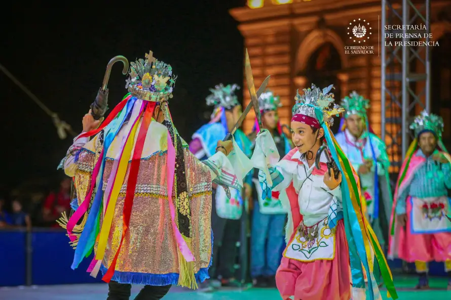 Conmemoran día nacional e internacional de los pueblos indígenas con festival en San Salvador