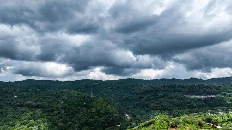 Octubre cerró con 27 % más lluvias de lo normal en El Salvador