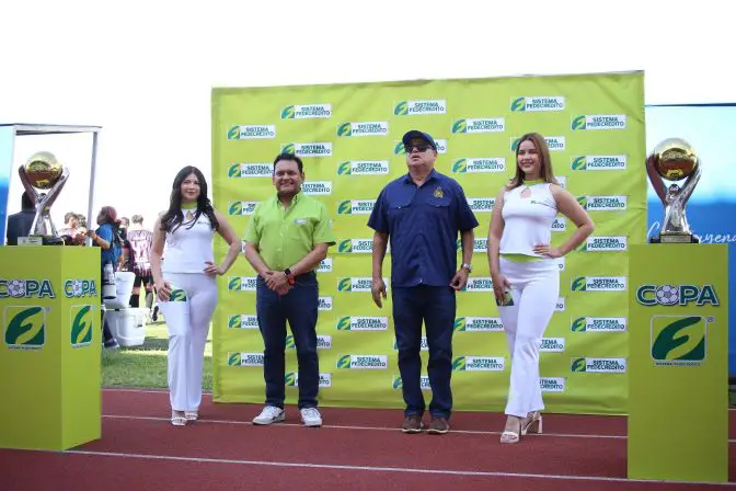 Sistema Fedecrédito da el banderazo de salida a la Copa de Reservas para sumar al futuro del fútbol salvadoreño