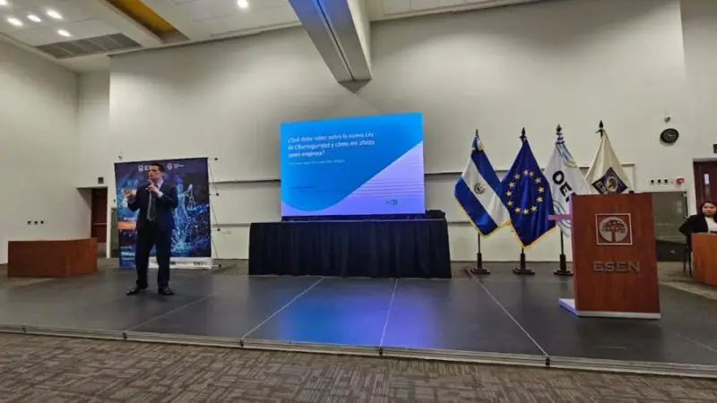 ESET realiza ponencia sobre Ley de Ciberseguridad de El Salvador: "Los datos son el oro de este siglo"