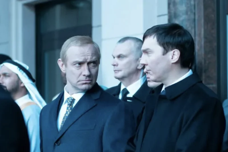 Jude Law interpreta a Vladímir Putin en The Wizard of the Kremlin