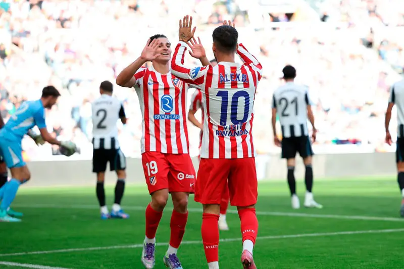 Julián Álvarez quiere liderar el ataque del Atlético con su nuevo socio: Álex Baena