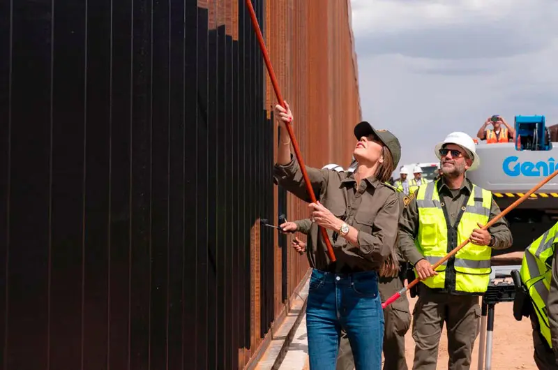 EEUU pinta de negro el muro fronterizo para elevar su temperatura y evitar escaladas