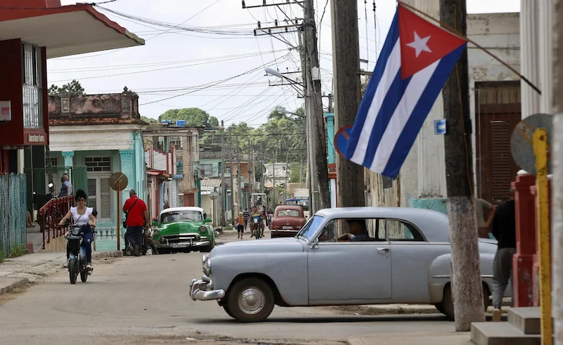 Economistas instan a Cuba a reformar su modelo ante crisis estructural