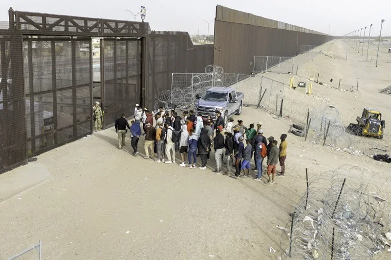 Gobierno de Trump dice que ha arrestado a más 300,000 indocumentados desde enero