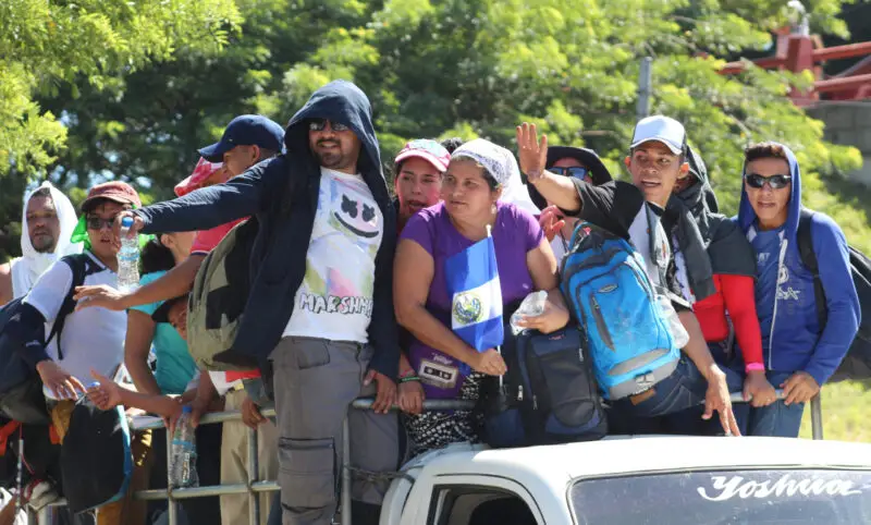 Más de 10,000 migrantes salvadoreños fueron detenidos en EE.UU. y México en primeros meses de 2025