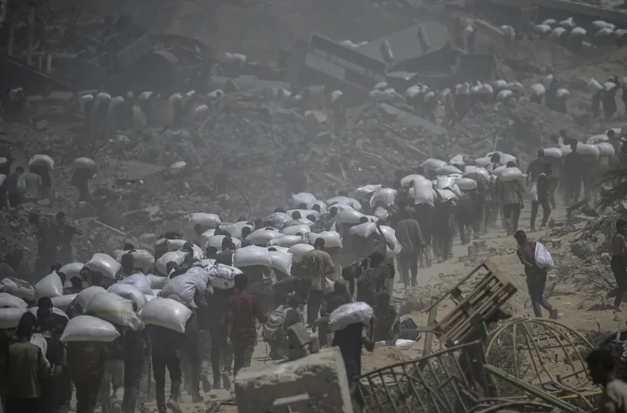 Hospitales de Gaza registraron casi 100 muertos más a lo largo del viernes, según Sanidad