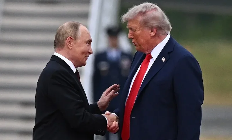 Trump hace un guiño a Putin al normalizar las relaciones con su aliado, Bielorrusia