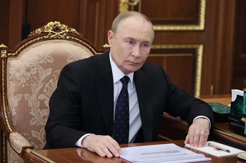Putin alaba los "sinceros esfuerzos" de EE.UU. para poner fin a los combates en Ucrania