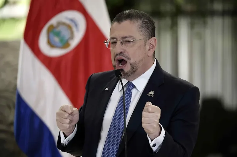 El presidente de Costa Rica llega hoy a El Salvador para abordar temas de seguridad y cooperación