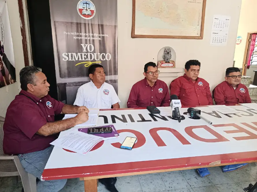 Simeduco denuncia presiones para "renuncias voluntarias" de 12 docentes