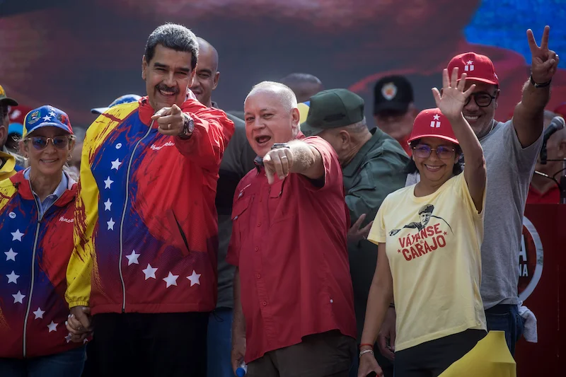 Ecuador restringe el ingreso al país de venezolanos vinculados al gobierno de Maduro
