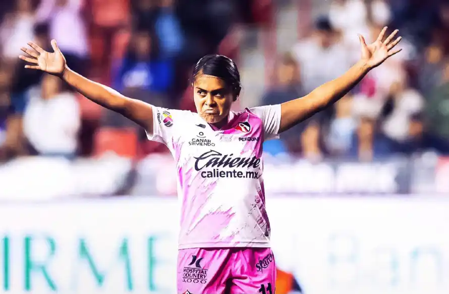 Salvadoreña Brenda Cerén anota “doblete” con Atlas Femenil ante Tijuana