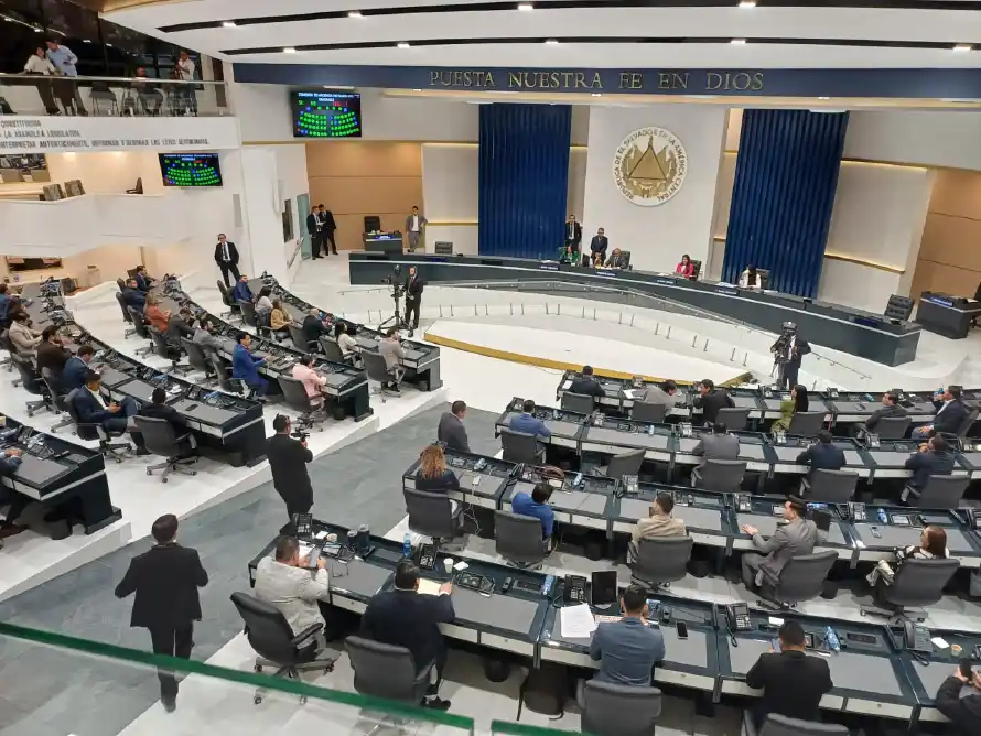 Reformas constitucionales que permiten reelección presidencial indefinida ya están vigentes