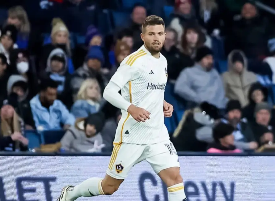 Eriq Zavaleta confirma su retiro de la Selecta: “Mi etapa con la selección ha terminado”