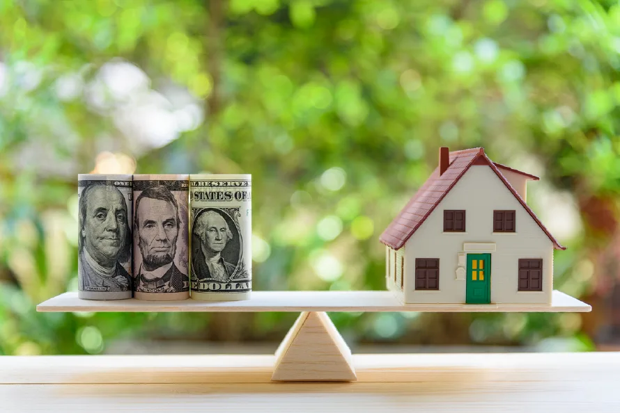 Reducción del gasto público podría empujar a una “normalización” a la burbuja inmobiliaria en El Salvador, indica Zumma Ratings