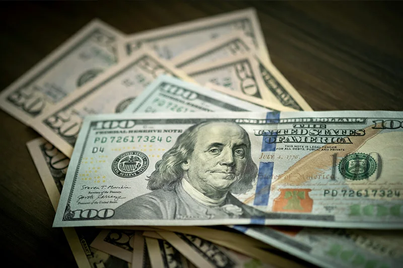 Las remesas a cuenta disminuirían $30.1 millones en El Salvador por el impuesto en EEUU