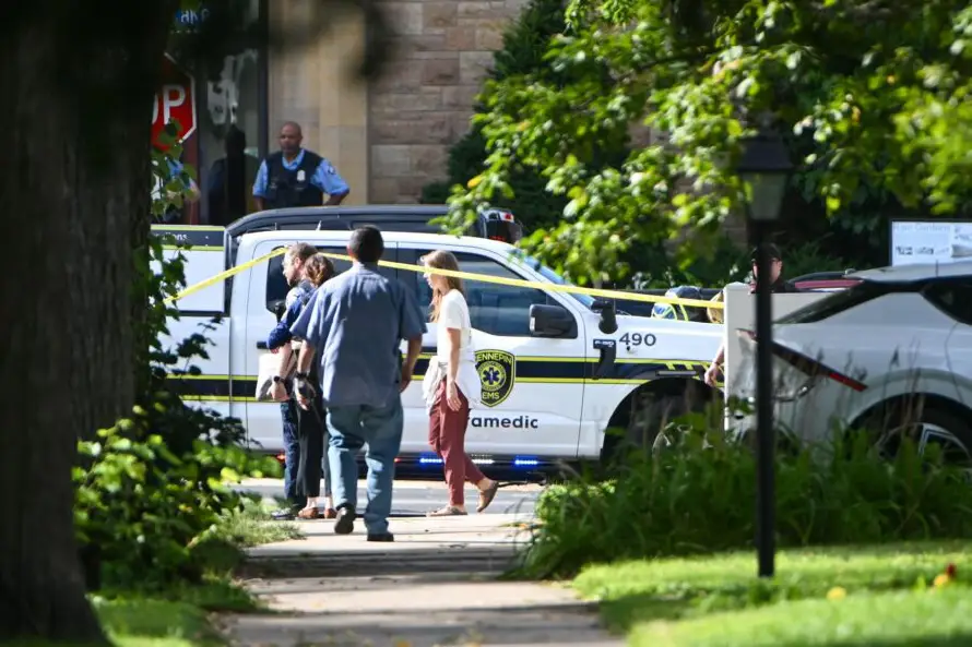 Al menos dos muertos y 20 heridos deja tiroteo en escuela de Minneapolis