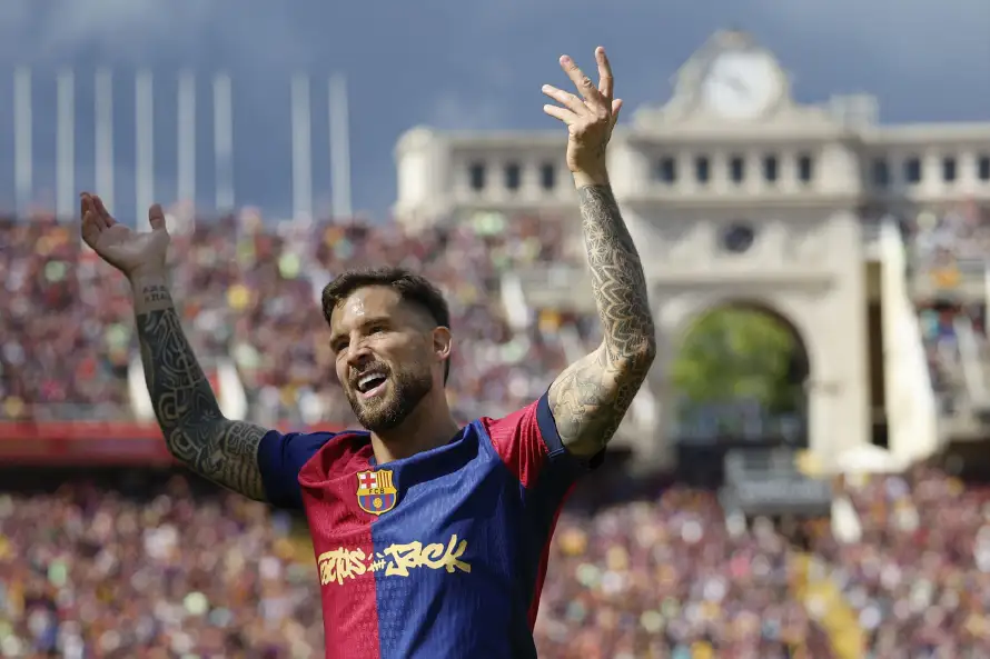 Iñigo Martínez y su salida del Barça: "A Flick le sorprendió pero lo entendió perfectamente"