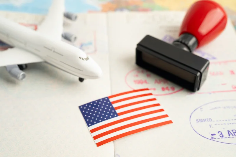 EEUU limitará permanencia a titulares de visas de estudiantes y medios de comunicación