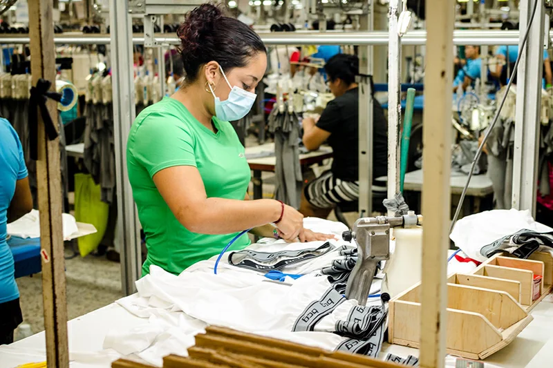 EEUU suprimirá arancel recíproco a El Salvador a textiles y otros productos si elimina barreras arancelarias