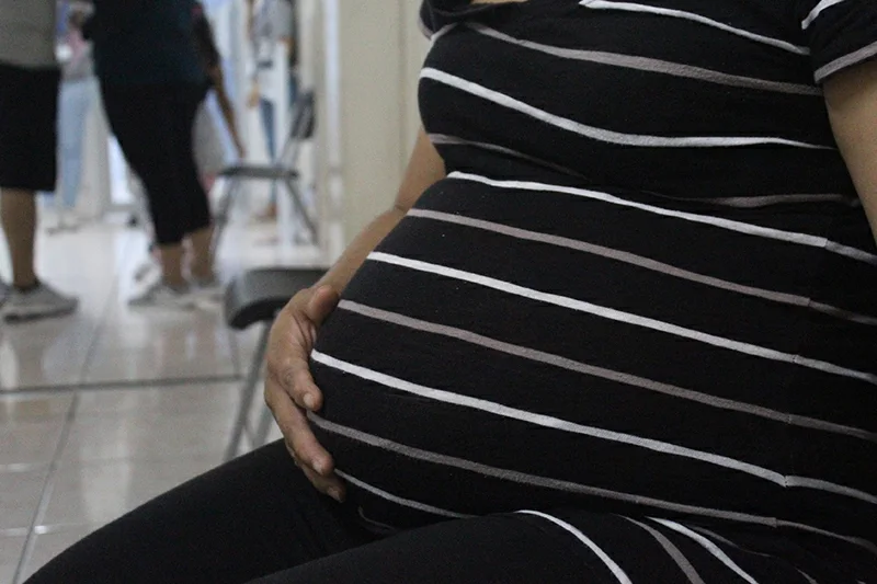 Más de 2,800 adolescentes abandonaron sus estudios por embarazo en 2024, según EHPM
