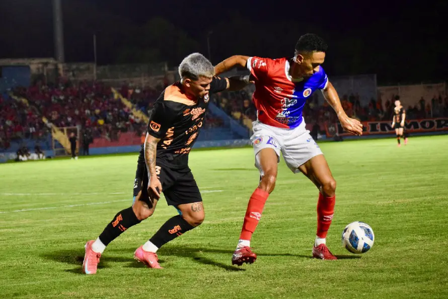 FAS gana el Clásico Nacional con gol solitario ante Águila